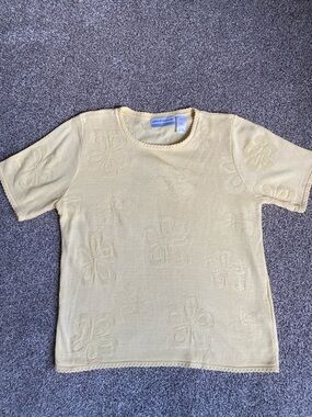 Alfred Dunner Pale Yellow Knit Short Sleeve Top with Floral Jacquardi